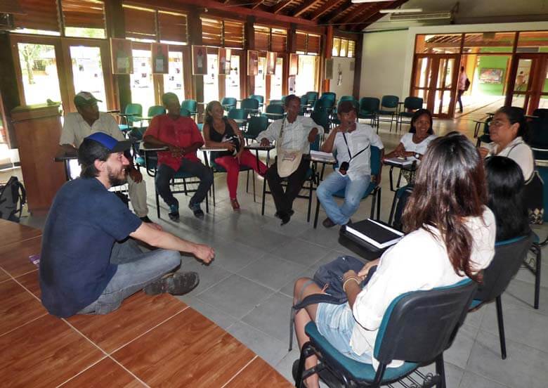 Escuelas propias y procesos de formación en comunicación indígena