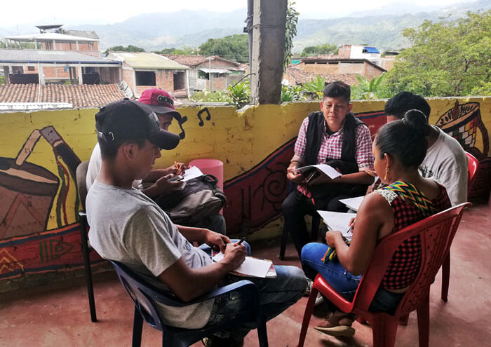 Escuelas propias y procesos de formación en comunicación indígena