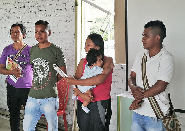 Escuelas propias y procesos de formación en comunicación indígena