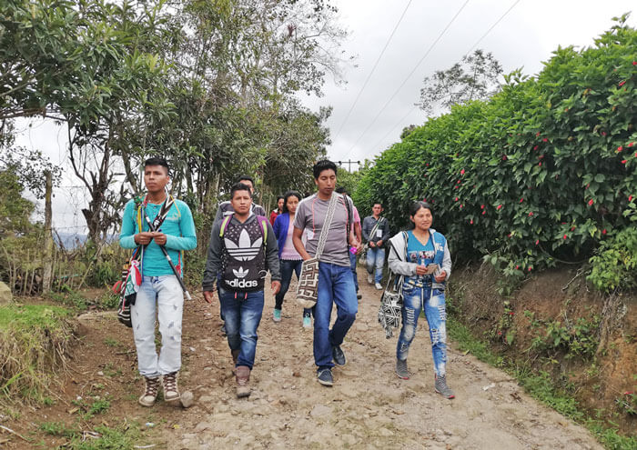 Escuelas propias y procesos de formación en comunicación indígena