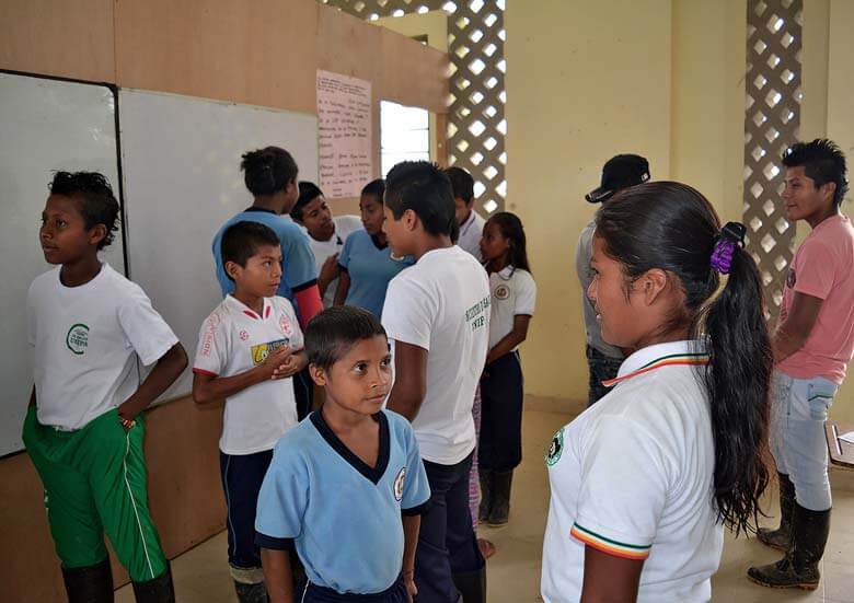 Escuelas propias y procesos de formación en comunicación indígena