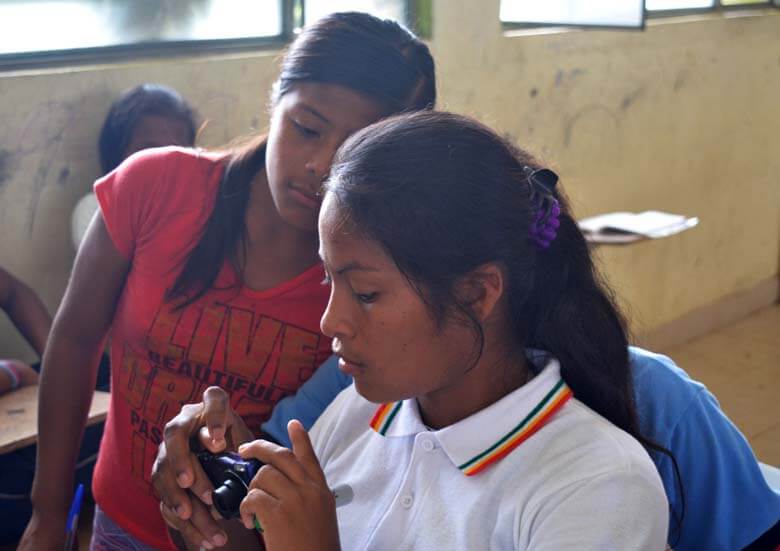 Escuelas propias y procesos de formación en comunicación indígena